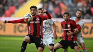 Gaziantep FK ve Corendon Alanyaspor Sahadan 1-1’lik Eşitlikle Ayrıldı