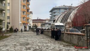 Tuşba merkezli 5,2 şiddetindeki deprem Van’ı sarstı.